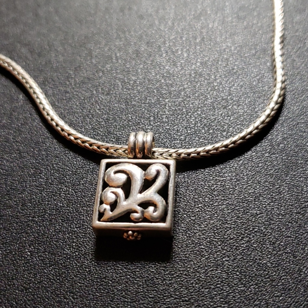 Sterling Barse Chain And Pendant 94$